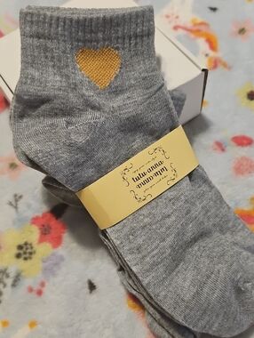 Women's Gray Crew Socks with Gold Heart Accent - Tutuwanna